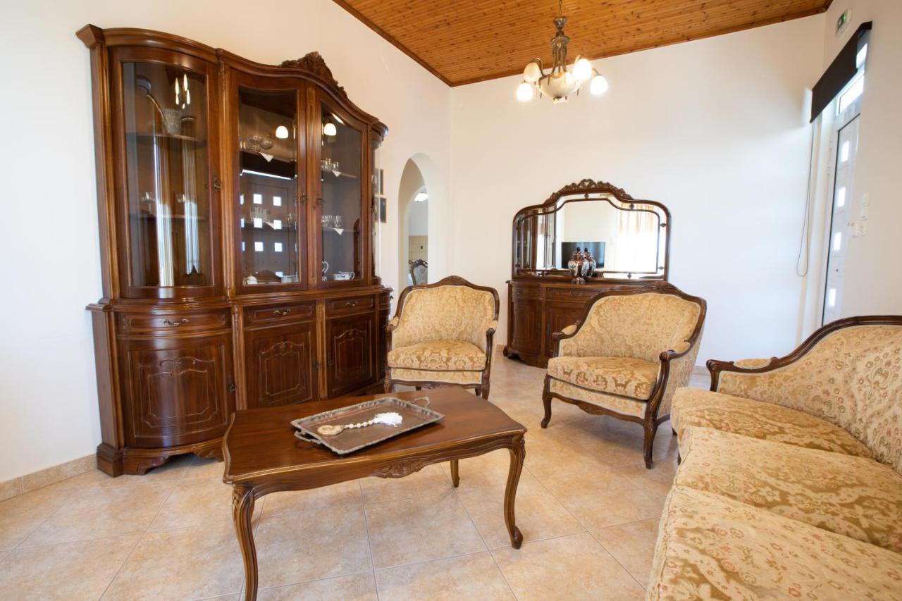 Elaianthos 1 *